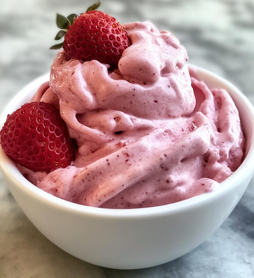 5-Minute Healthy Strawberry Frozen Yogurt - detail 1