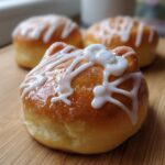 cinnamon rolls hello kitty