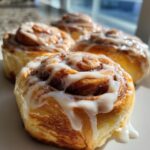 valentines cinnamon rolls